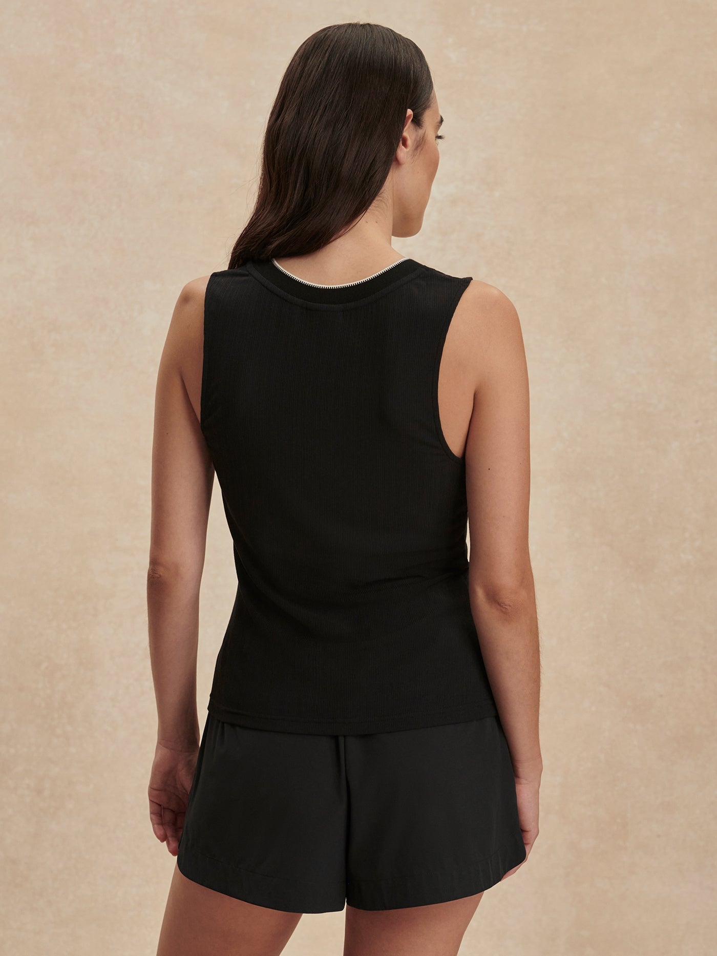 Varley Corby V Neck Tank Black model