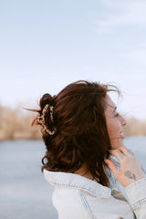 TELETIES - Open Hair Clip - Medium - Blonde Tortoise