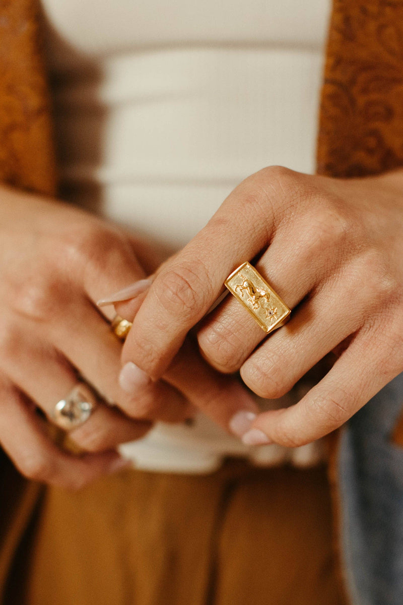 Mustang Ring - Gold