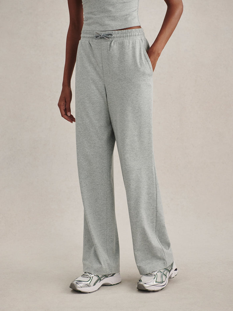 Motion Easy Jogger 30 in Blue Green Marl on model