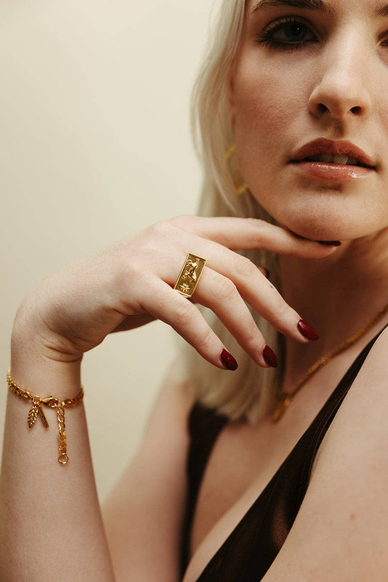 Mustang Ring - Gold