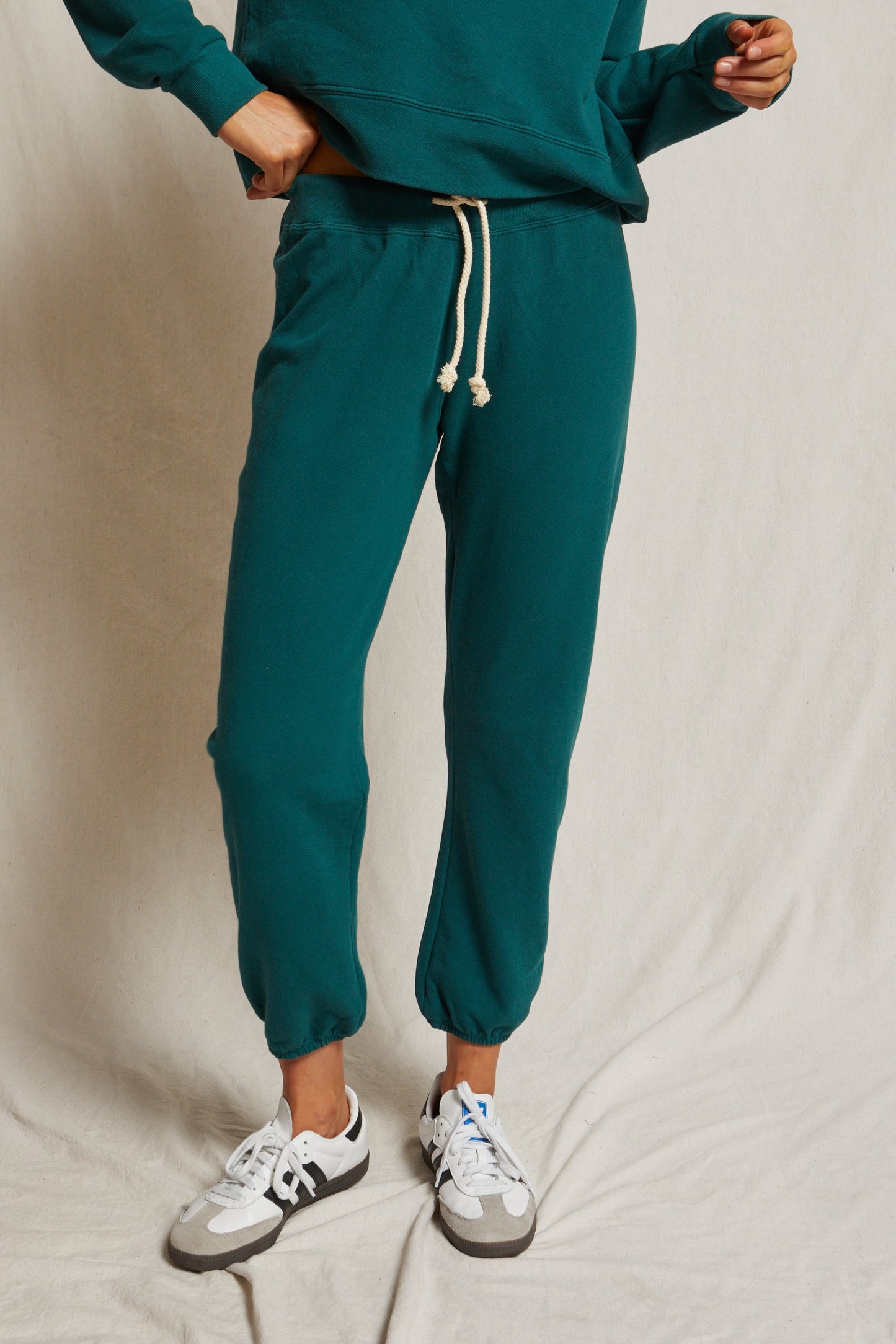 PerfectWhiteTee - Toni French Terry Jogger, Emerald