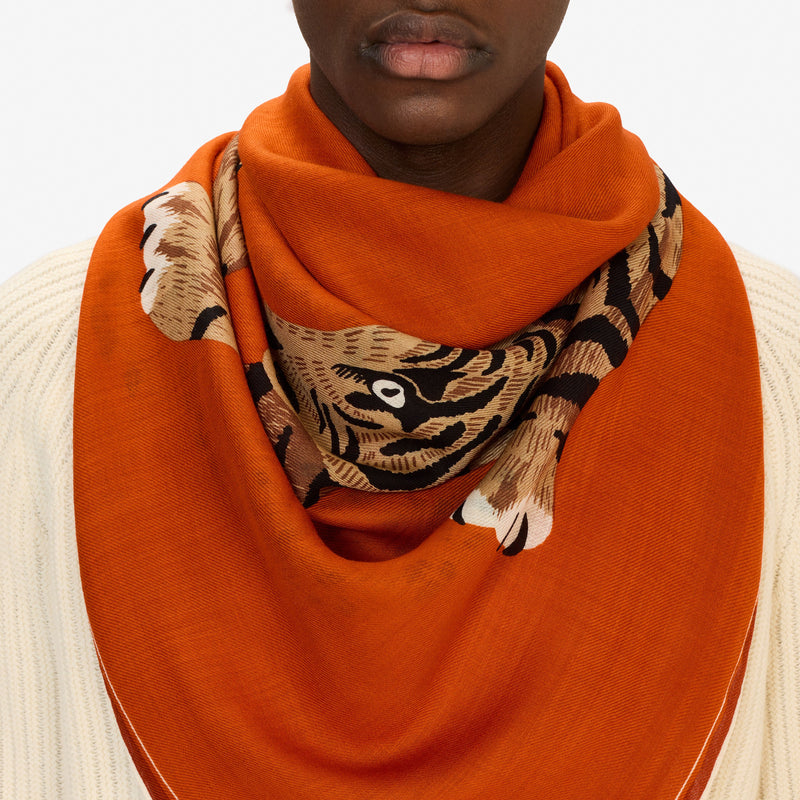 Jorgen Wool Square in orange, detail 3