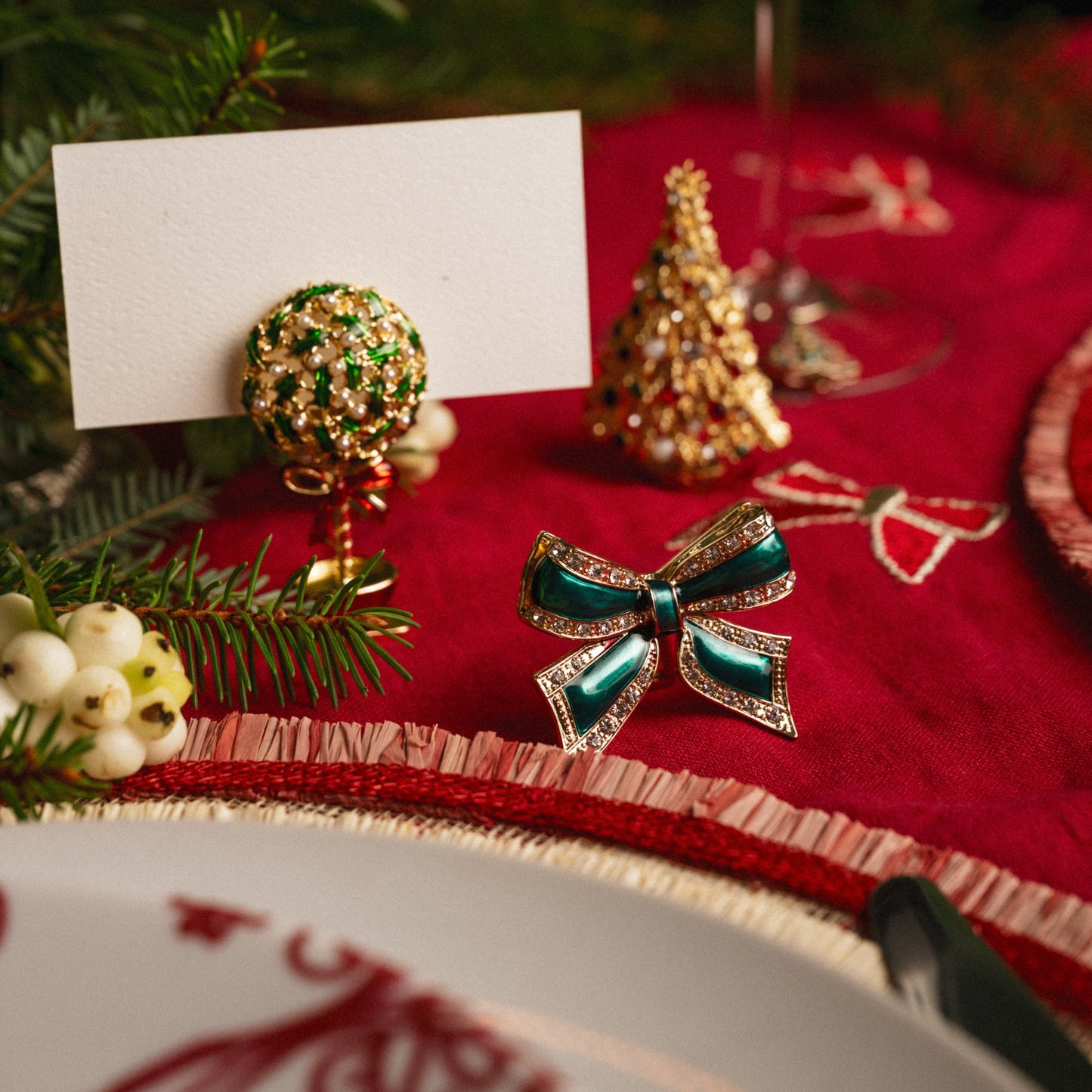 Enamel bow placecard holders, green, set of four