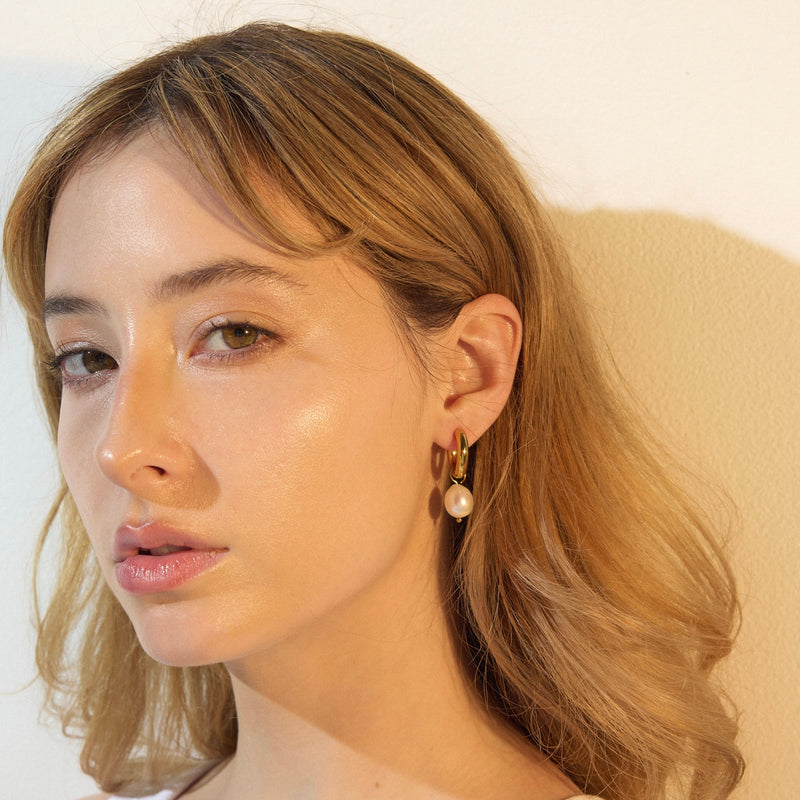 Ellie Vail - Melrose Mini Hoop Pearl Earring