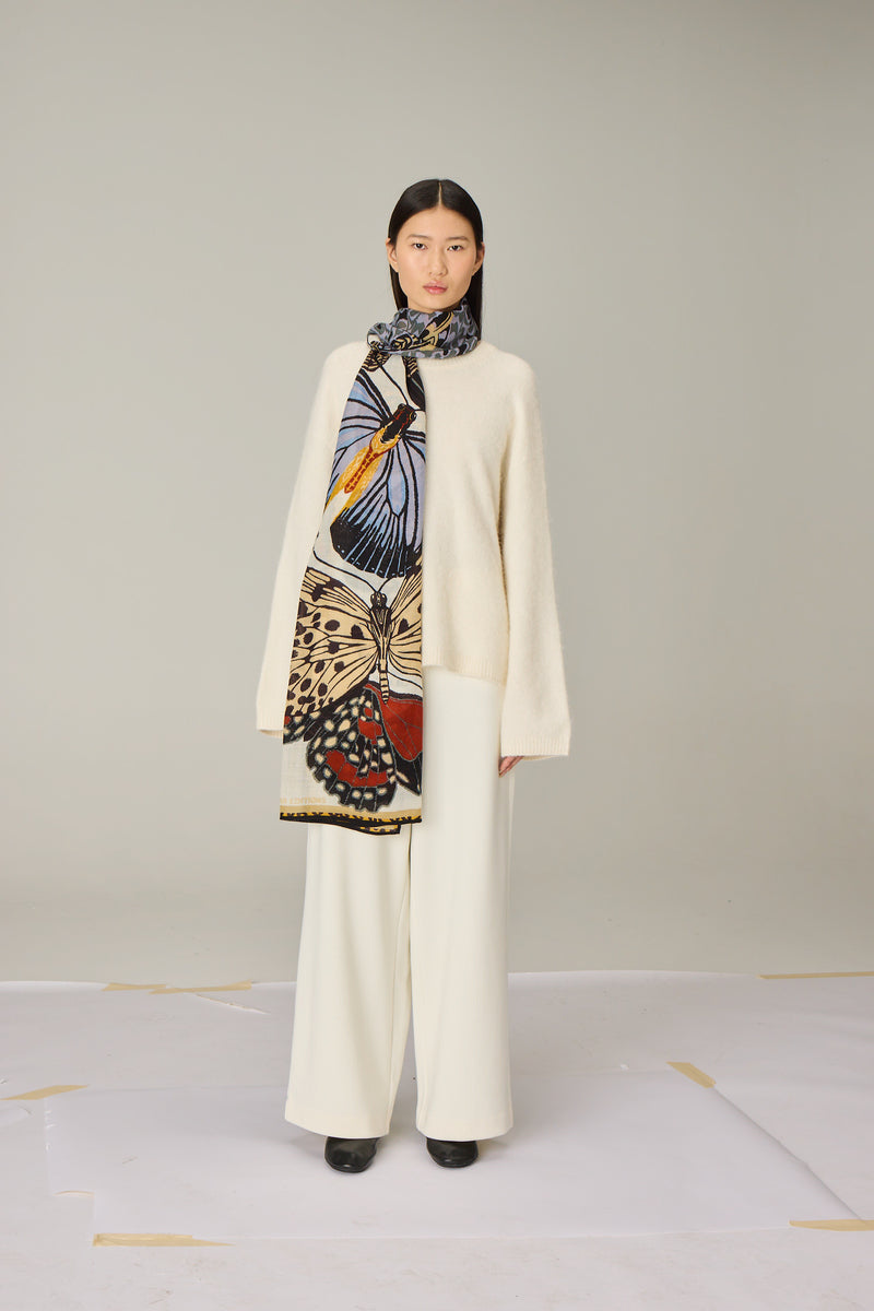Papillons Wool Scarf in white, detail 3