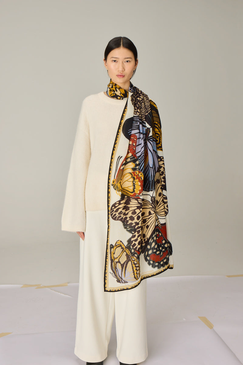 Papillons Wool Scarf in white, detail 2
