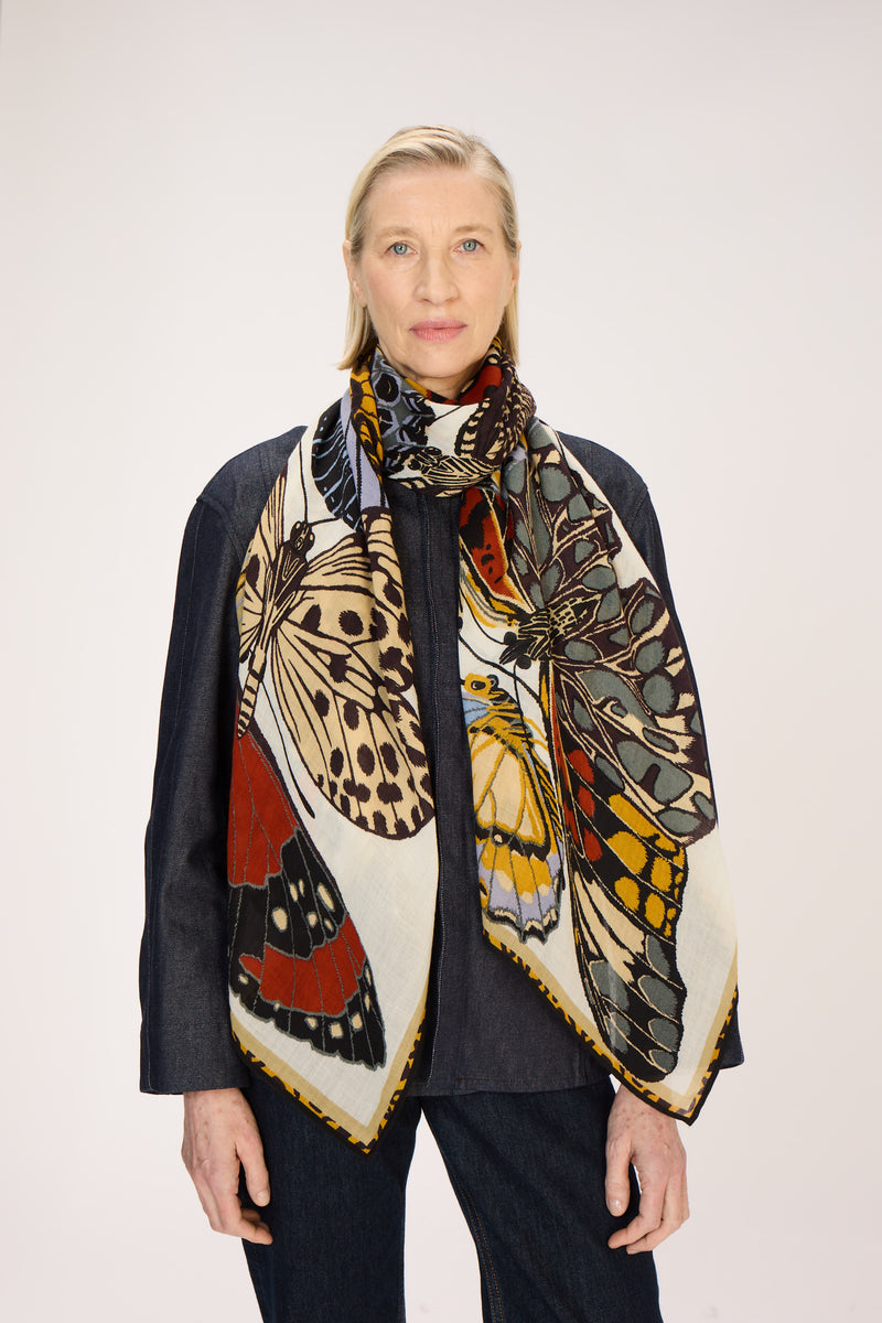 Papillons Wool Scarf in white, detail 5