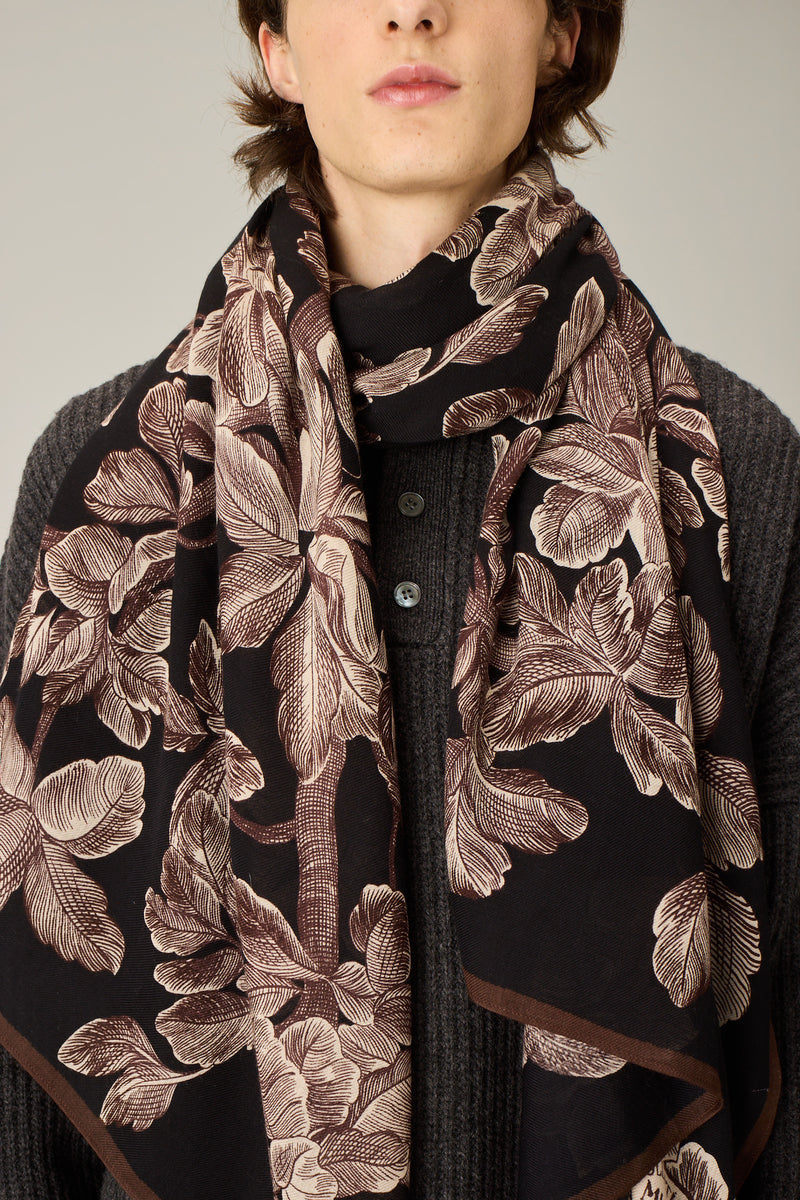 Arboris Wool Stole in black, detail 3