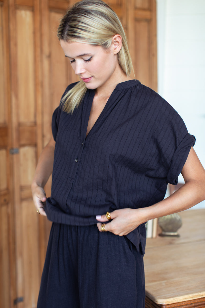 Artist Buttondown - Midnight, collar detail