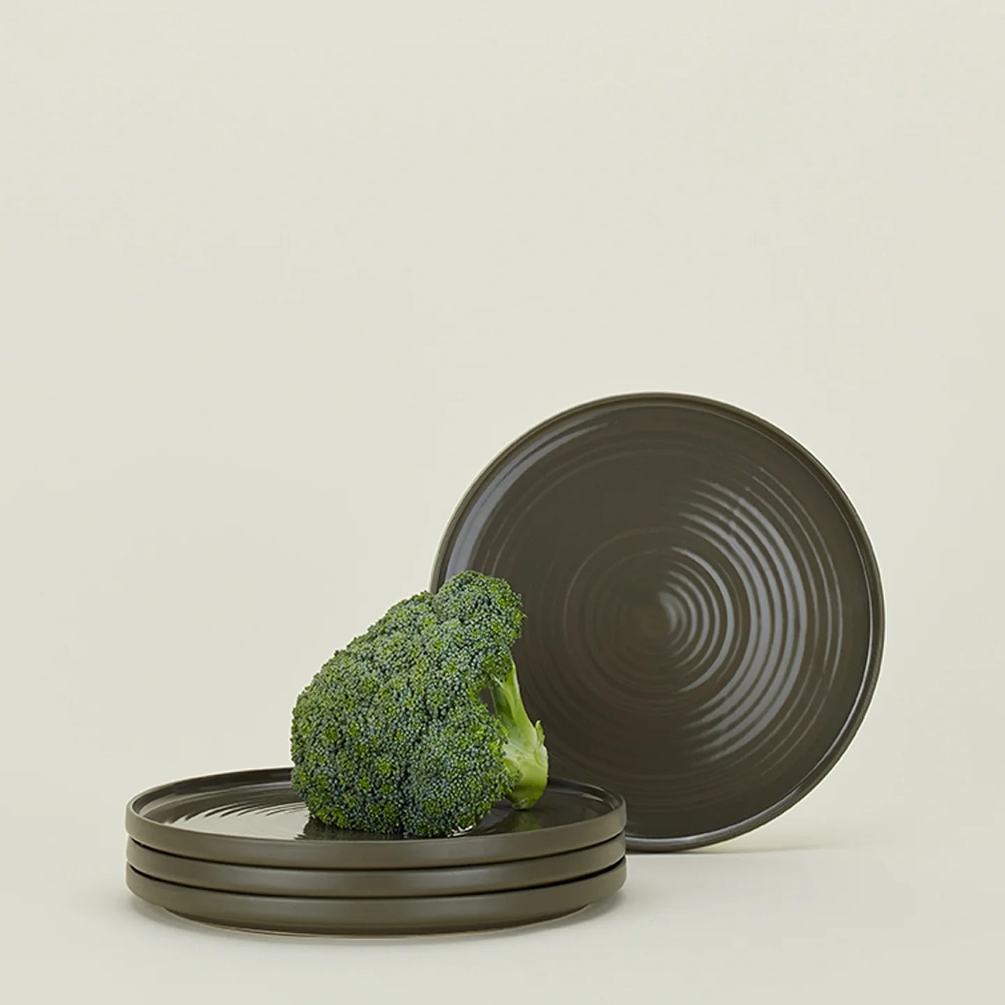 Essential Dinner Plate, Olive