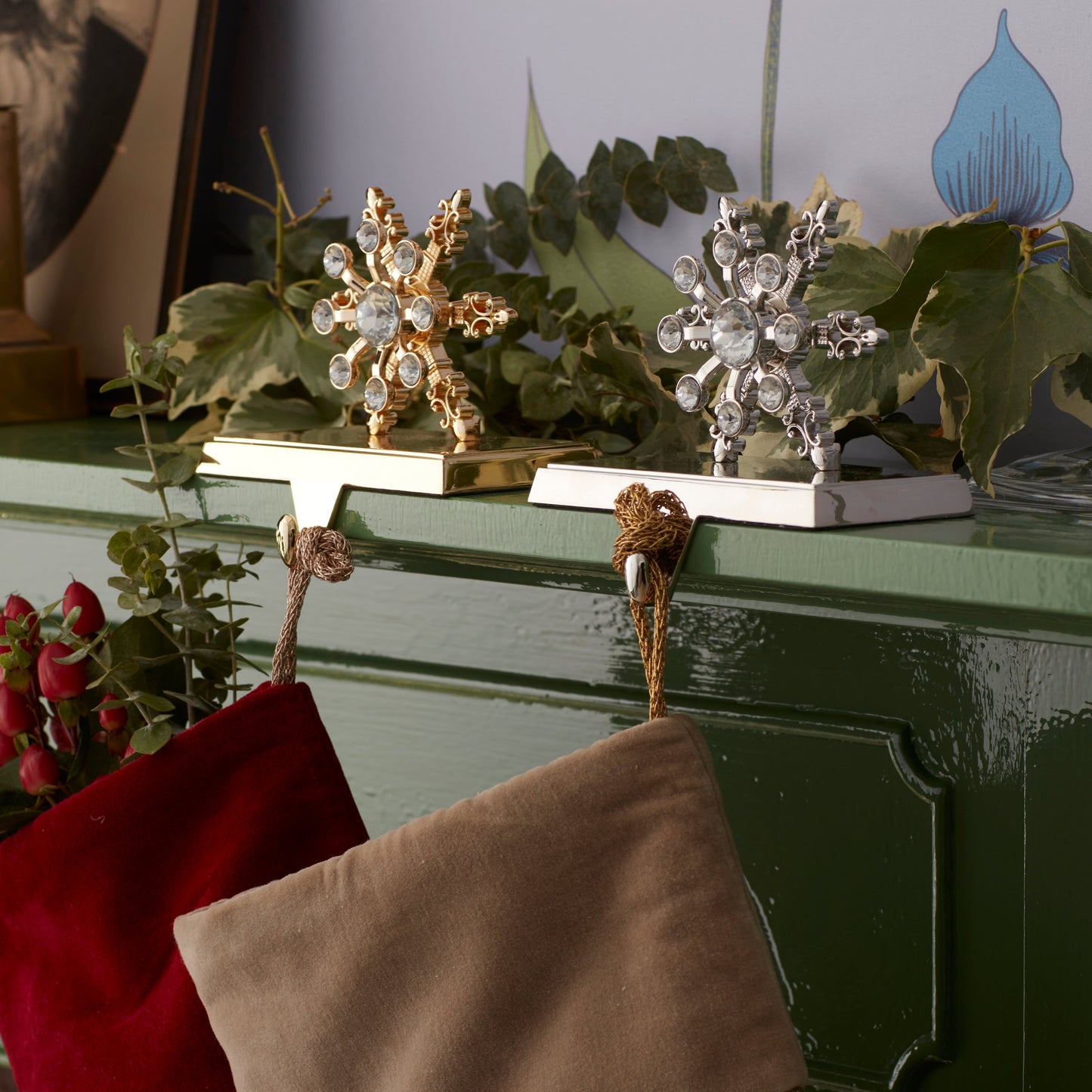 Snowflake stocking hanger, gold