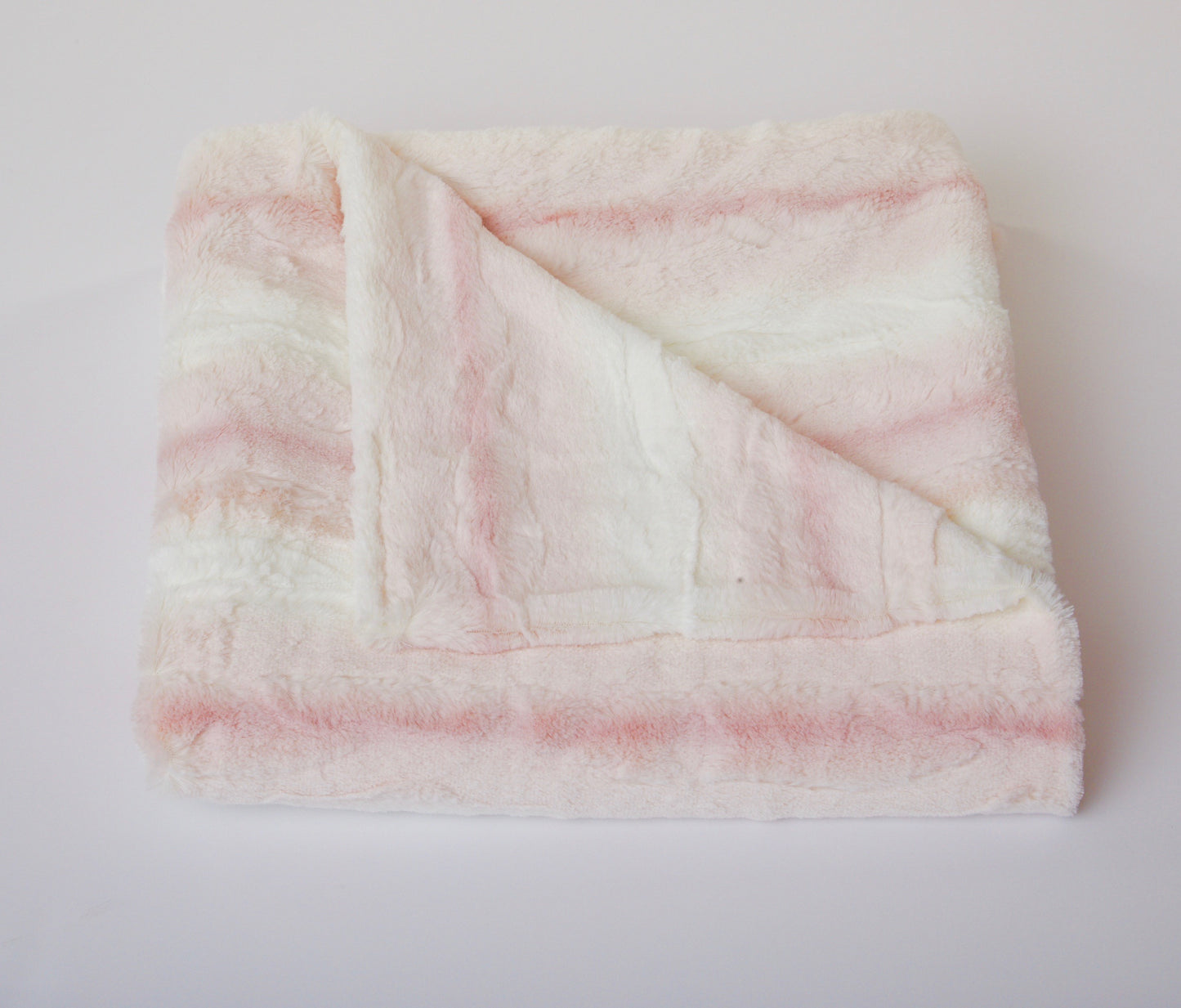 Load image into Gallery viewer, Laurant Blush Throw
