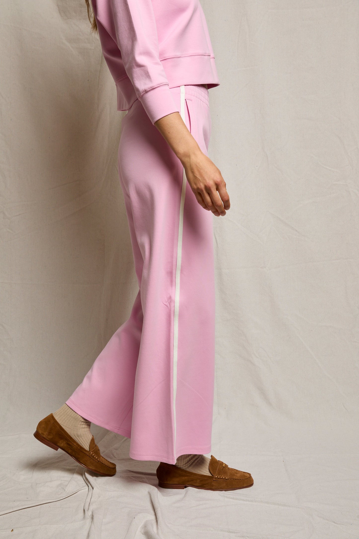 PerfectWhiteTee - Mikos Travel Group Wide Leg Pant With Pockets - Sugar Pink