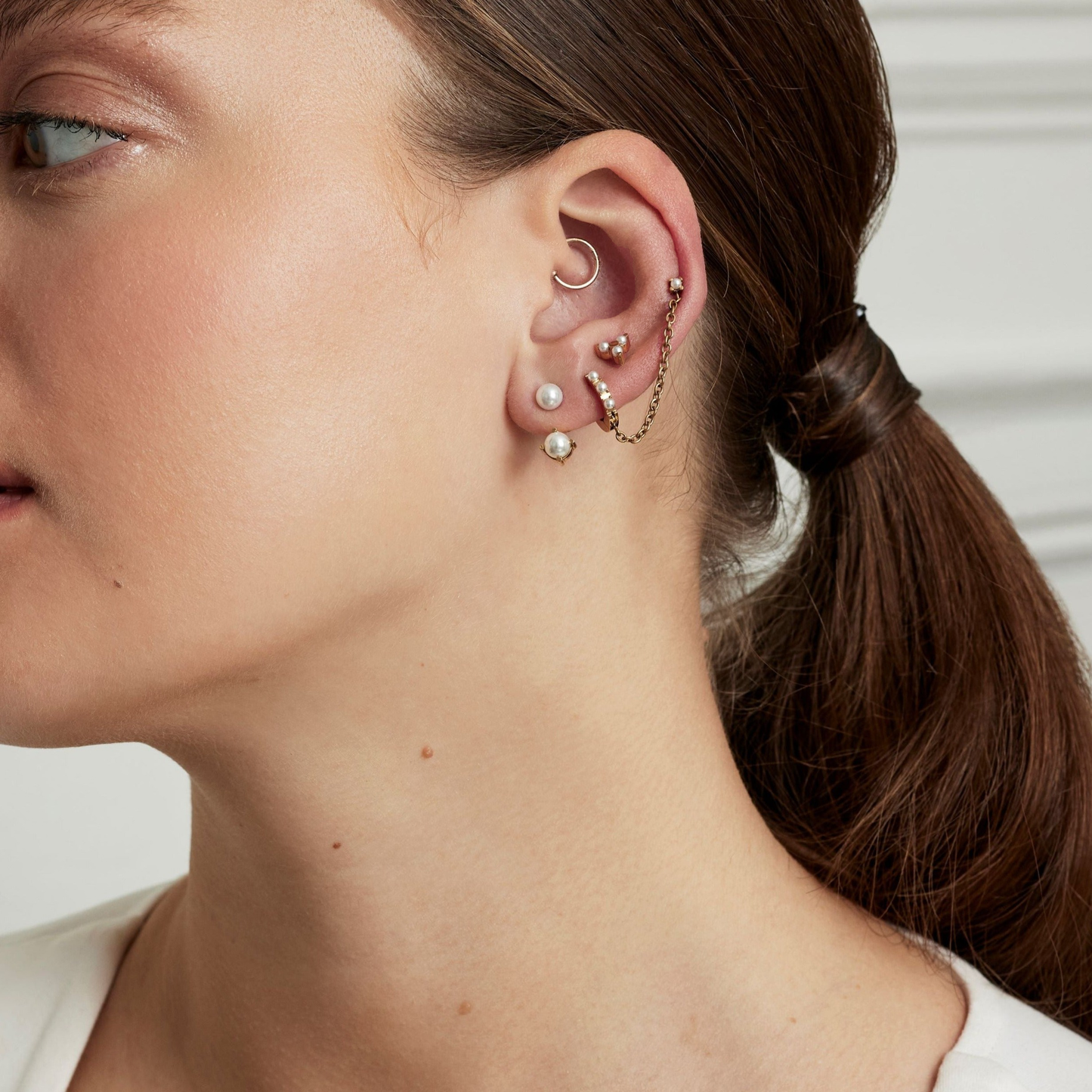 Single Lara Pearl Hoop Earring