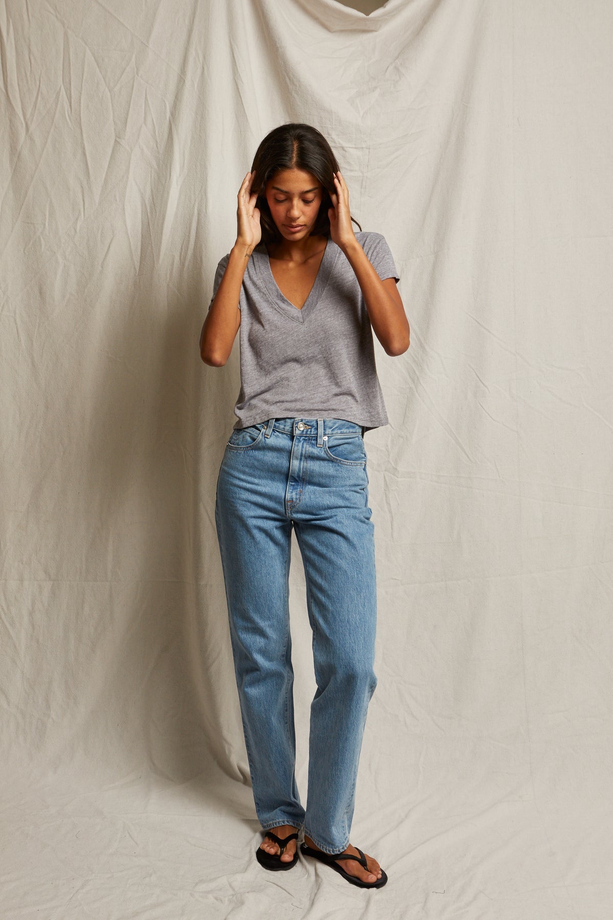 PerfectWhiteTee - Rosie Linen Jersey V Neck Tee - Heather Grey