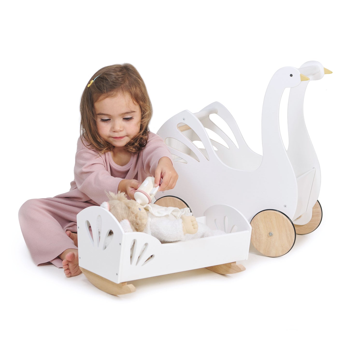 Sweet Swan Dolly Bed