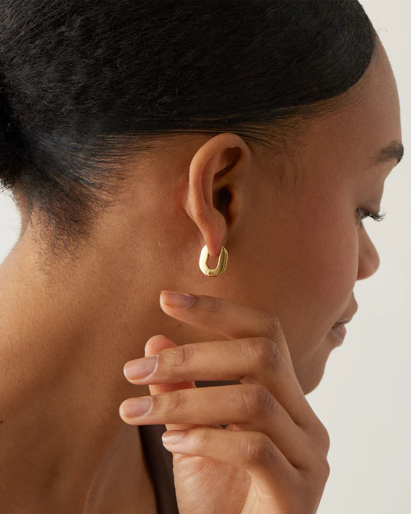 Jenny Bird - Teeni Toni Huggie Earrings - High Polish Gold
