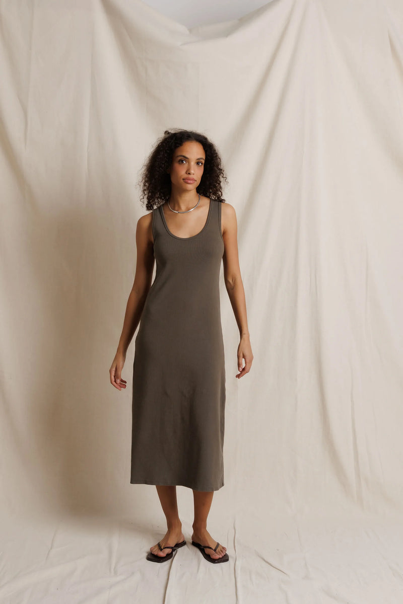 PerfectWhiteTee - Edith Heavy Rib Midi Tank Dress - Dark Olive