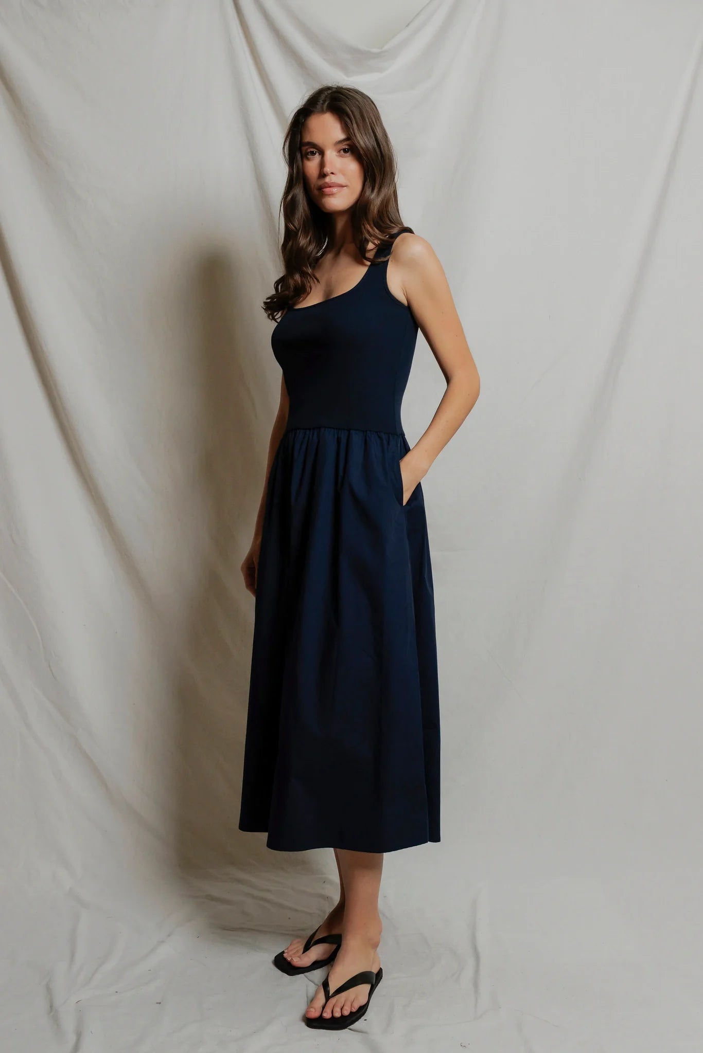 PerfectWhiteTee - Fabiola Poplin Tank Dress - Navy