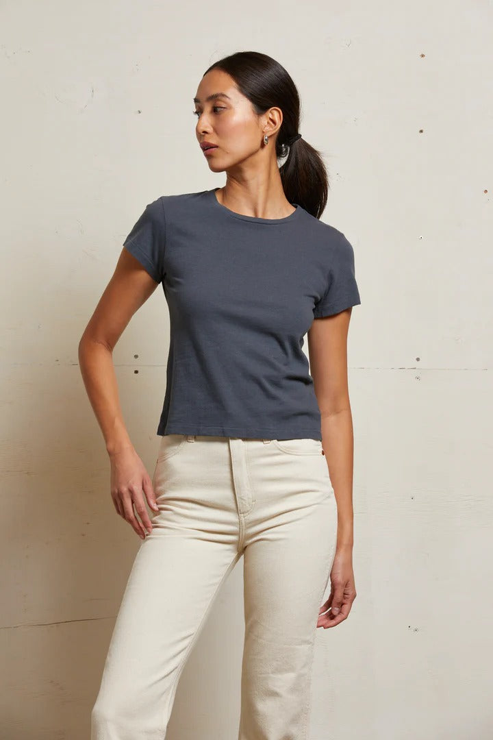 PerfectWhiteTee - Lisa Fitted Short Sleeve Tee - Night