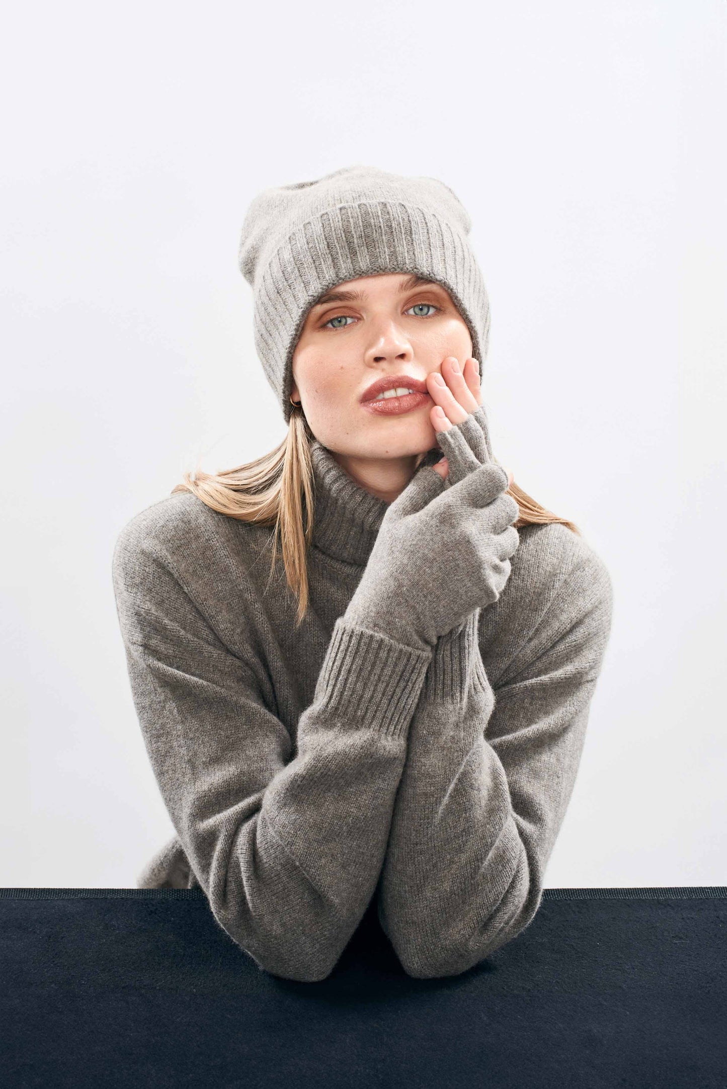 Jumper 1234 - Fingerless Cashmere Gloves