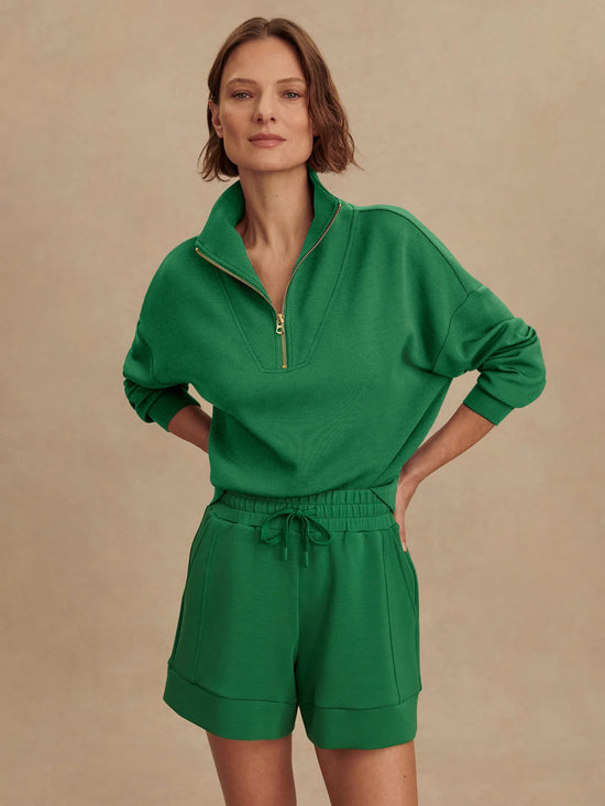 Atrium High Rise Short 4.5, XS in Verdant Green | Varley Atrium High Rise Short 4.5, XS in Verdant Green | Varley