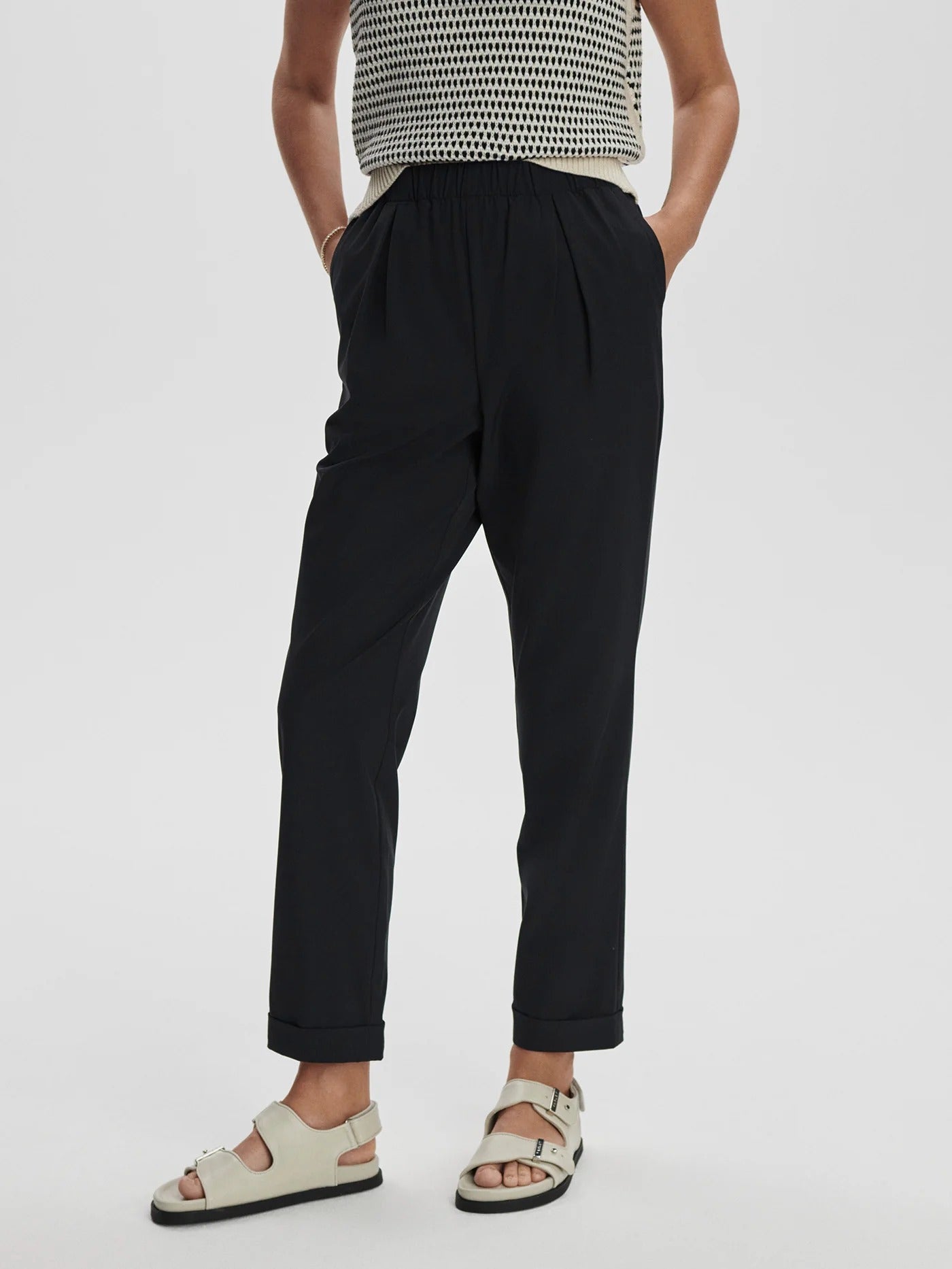 Varley - Alana Slim Tapered Cuff Pant 27 - Black