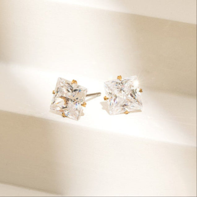Isabelle Stud Earrings