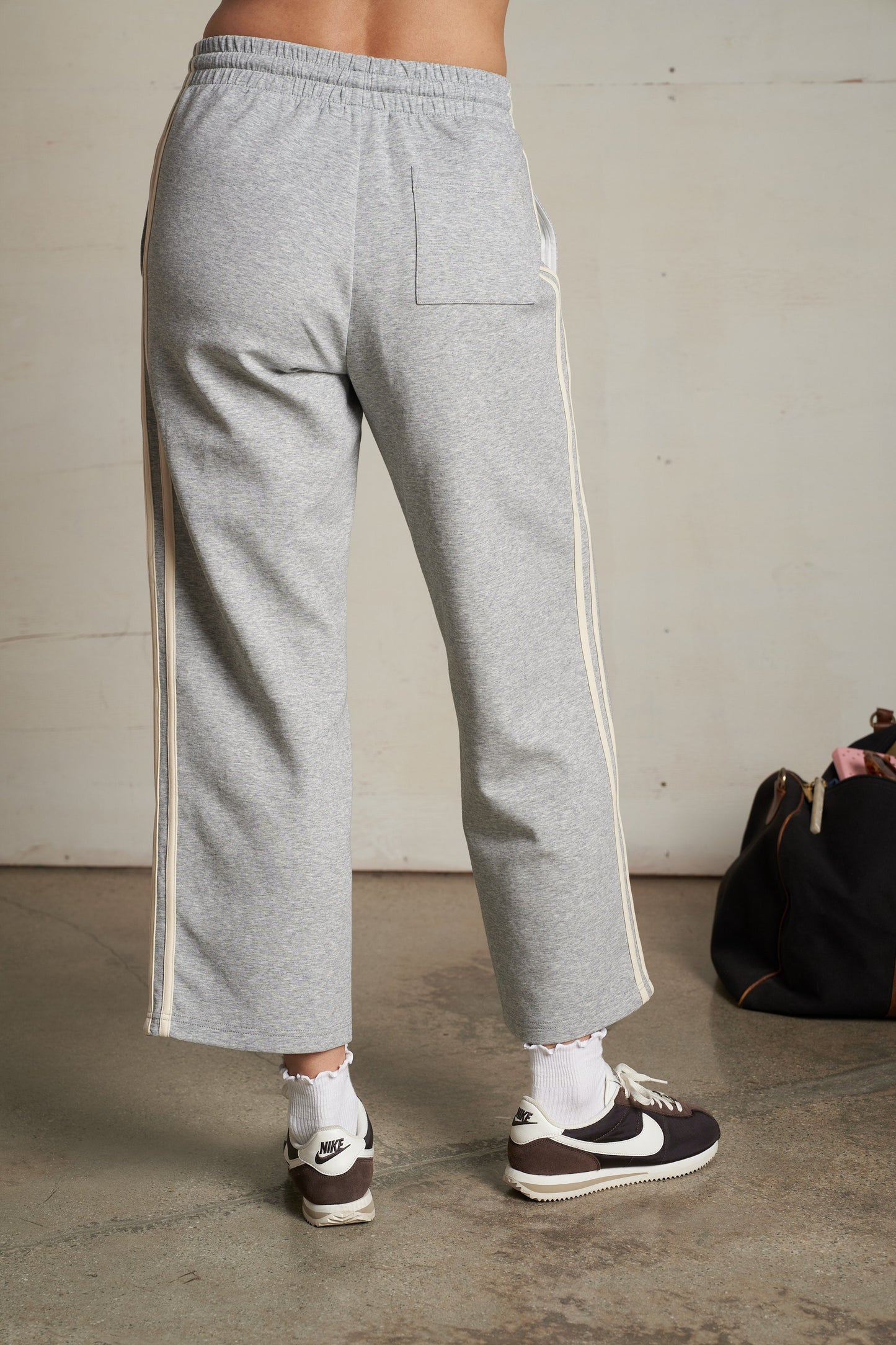 PerfectWhiteTee - Claud Travel Track Pant - Heather Grey