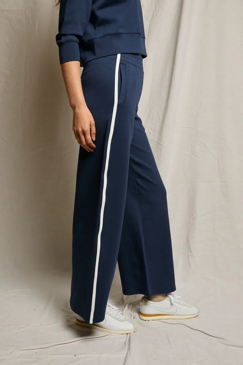 Mikos Travel Group Wide Leg Pant With Pockets