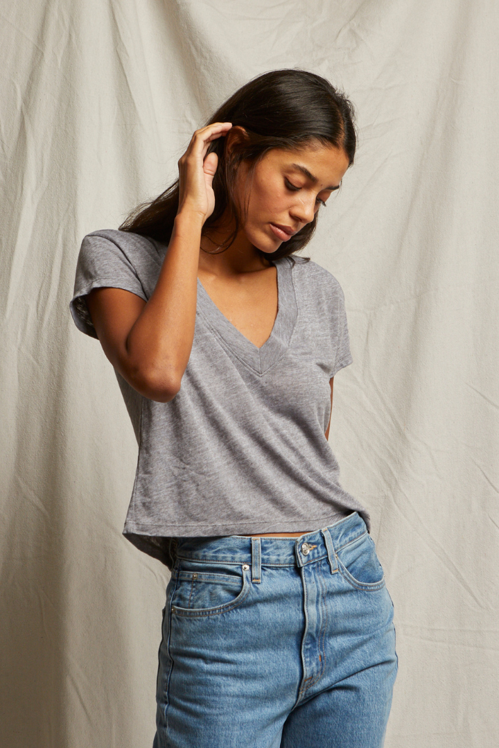 PerfectWhiteTee - Rosie Linen Jersey V Neck Tee - Heather Grey
