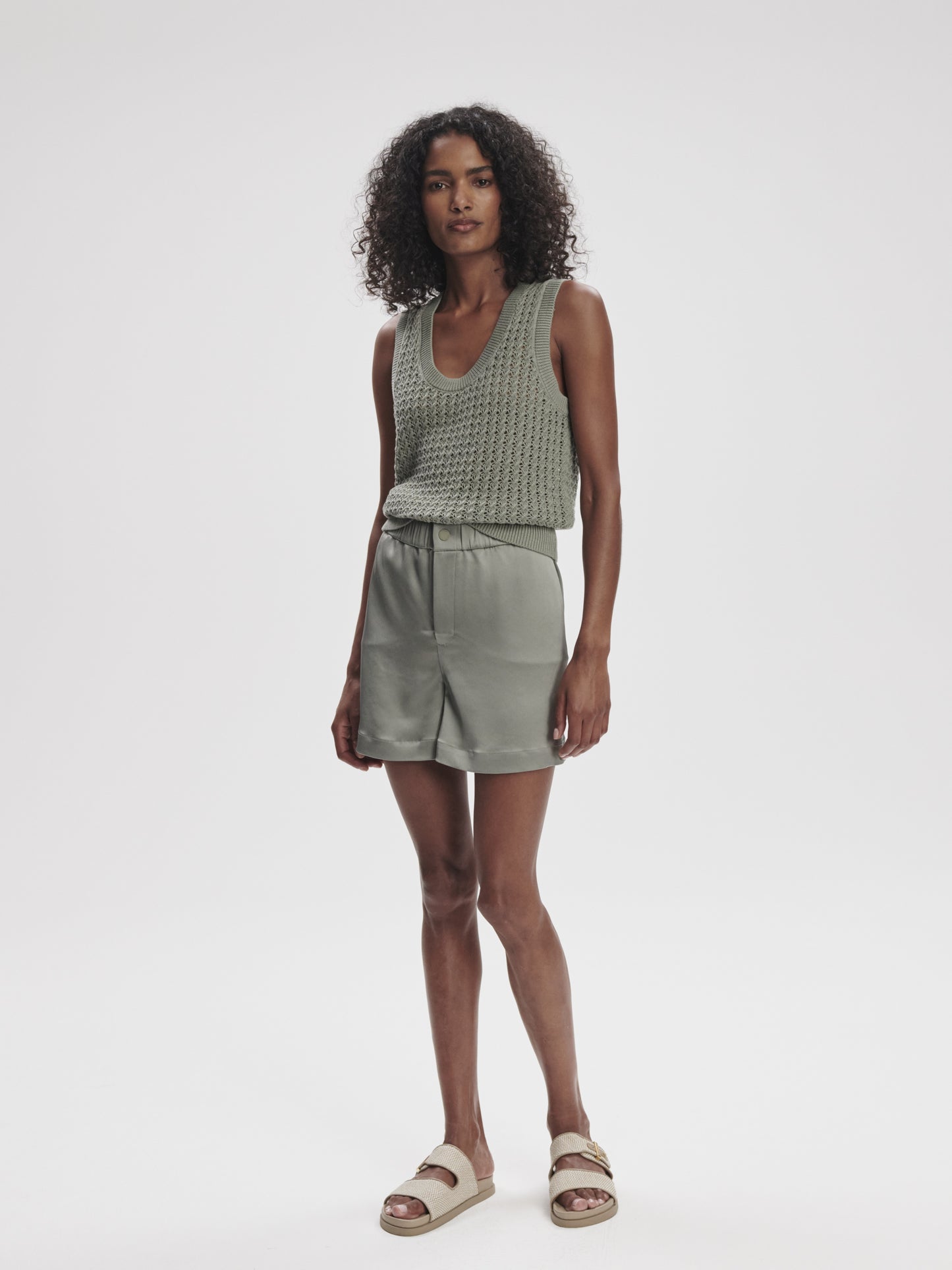 Varley - Sarka High Rise Short - Gravity Sage