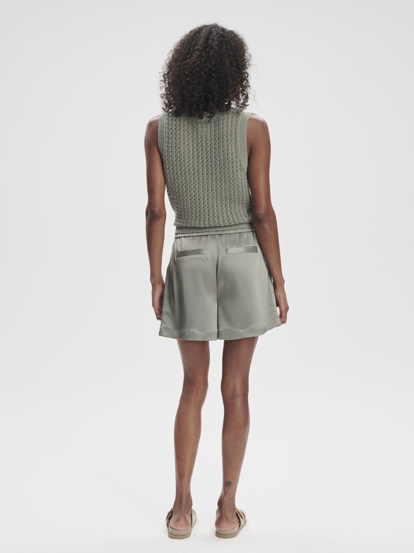Varley - Sarka High Rise Short - Gravity Sage