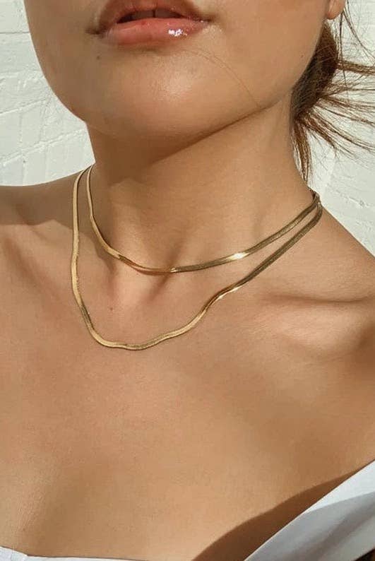 Load image into Gallery viewer, Dainty Snake Necklace
