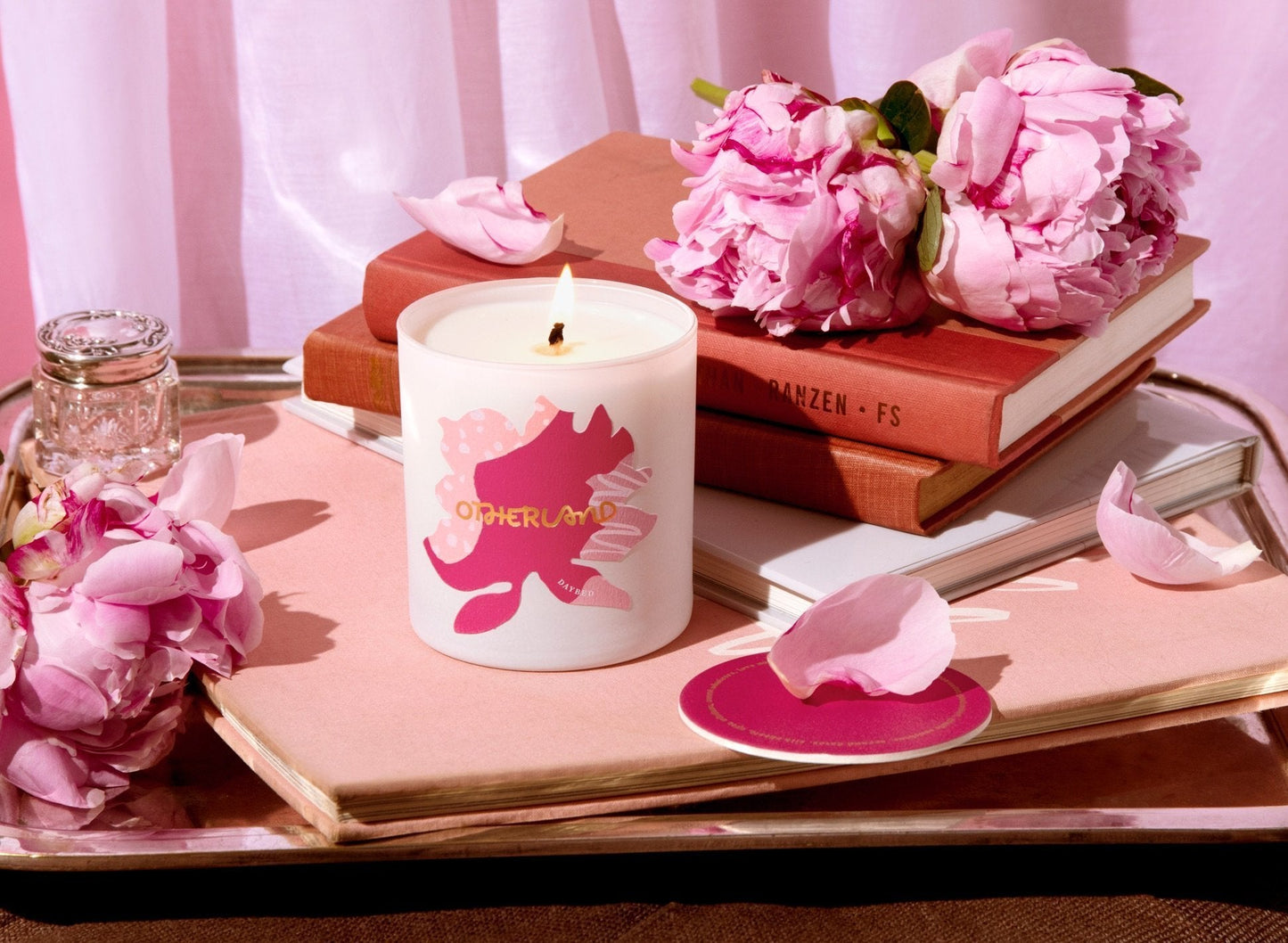 Load image into Gallery viewer, Daybed Candle - White &amp;amp; Pink
