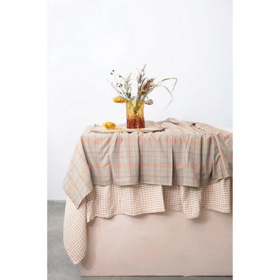Load image into Gallery viewer, Woven Cotton Plaid Tablecloth
