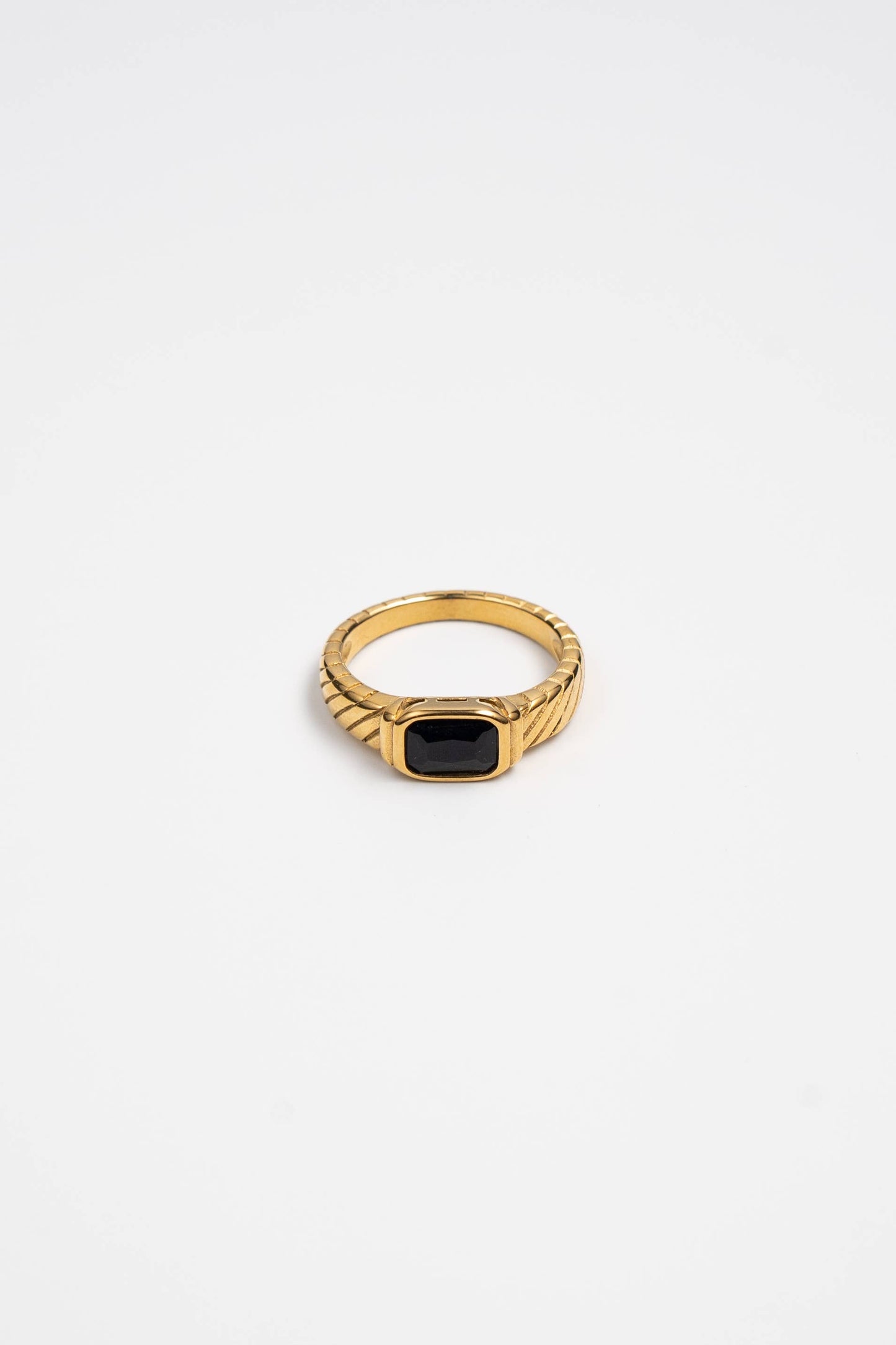 Load image into Gallery viewer, Black Stone Ring Twisted
