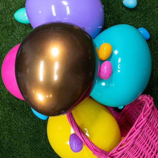 Load image into Gallery viewer, Inflatable Egg Holiball
